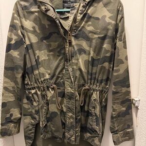 Love Tree Green Camouflage Utility Jacket